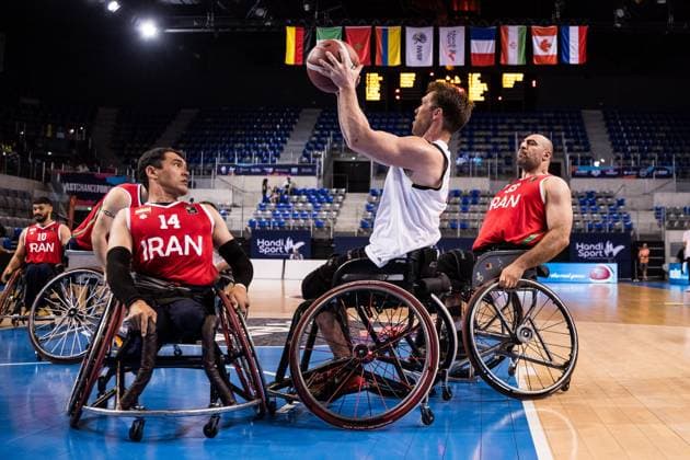 2024 IWBF Men’s Repechage: Kanda - Iran; 14.04.2024 Abdoljalil Gharanjik (Iran, 14), Colin Higgins (Kanada, 9) im Wurf, Morteza Abedi (Iran, 33) 2024 IWBF Men’s Repechage: Kanda - Iran; Azur Arena, Antibes Copyright: xBEAUTIFULxSPORTS Wunderlx