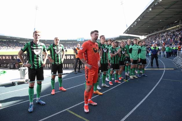 14.04.2024, xtgx, Fussball 2. Bundesliga, Fussball 2. Bundesliga, Eintracht Braunschweig - Hannover 96 emspor, v.l. Hannover enttaeuscht, schaut enttaeuscht, niedergeschlagen, disappointed (DFL DFB REGULATIONS PROHIBIT ANY USE OF PHOTOGRAPHS as IMAGE SEQUENCES and or QUASI-VIDEO) Braunschweig