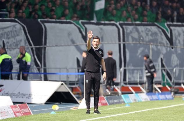 Braunschweig vs. Hannover, 2. BL Braunschweig, 14.04.2024, FUßBALL - Eintracht Braunschweig vs. Hannover 96, 2. BL, Saison 2023 24. Cheftrainer Stefan Leitl (Hannover 96) Braunschweig