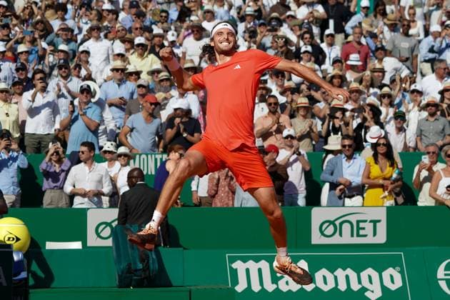 Bilder des Jahres 2024, Sport 04 April Sport Themen der Woche KW15 Stefanos Tsitsipas (Grece) TENNIS : Monaco Rolex Masters - Finale - Monaco - 14 04 2024 NorbertScanella Panoramic 