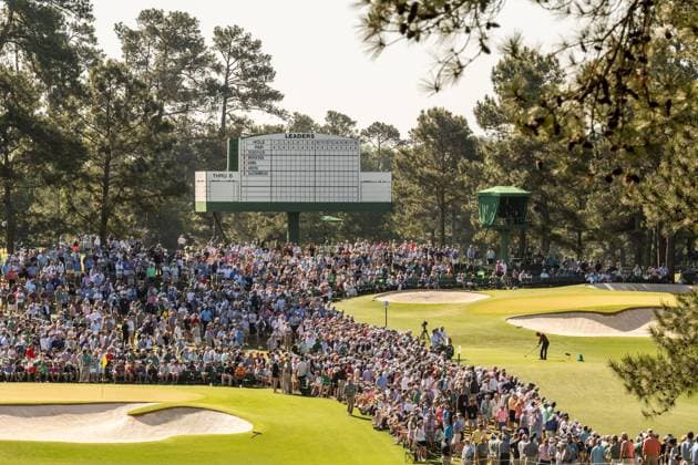 240414 Patrons following Tiger Woods of the United States on the 3th tee during the final round of the 2024 Masters Golf Tournament on April 14, 2024 in Augusta. Photo: Petter Arvidson BILDBYRAN kod PA PA0795 bbeng golf masters the masters Augusta us masters publik Copyright: PETTERxARVIDSON BB240414PA053