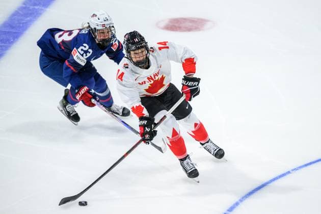 240414 Hannah Bilka of USA and Renata Fast of Canada during the 2024 IIHF Women s World Championship, WM, Weltmeisterschaft final between USA and Canada on April 14, 2024 in Utica. Photo: Aron Broman BILDBYRAN COP 341 AM0053 ishockey Ice hockey, Eishockey vm dam 2024 iihf womens world championship dam vm ishockey vm final usa canada kanada women bbeng Copyright: ARONxBROMAN BB240414AM079