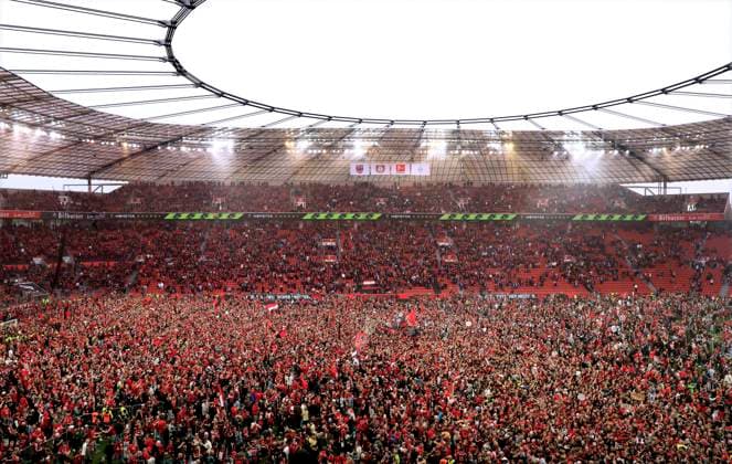 Bilder des Jahres 2024, Sport 04 April Sport Themen der Woche KW15 Sport Bilder des Tages FANS Team Bayer 04 Leverkusen stuermen den Platz in der 89 Spiel Minute DFL Bundesliga Saison 2023 - 2024 Bundesliga Spiel Bayer 04 Leverkusen - Werder Bremen Bayer Leverkusen Deutscher Fussballmeister 2024 am 14.04. 2024 in Leverkusen DFL REGULATIONS PROHIBIT ANY USE OF PHOTOGRAPHS as IMAGE SEQUENCES and or QUASI-VIDEO *** FANS Team Bayer 04 Leverkusen storm the pitch in the 89 game minute DFL Bundesliga season 2023 2024 Bundesliga match Bayer 04 Leverkusen Werder Bremen Bayer Leverkusen German Football Champion 2024 on 14 04 2024 in Leverkusen DFL REGULATIONS PROHIBIT ANY USE OF PHOTOGRAPHS as IMAGE SEQUENCES and or QUASI VIDEO Copyright: xLacixPerenyix