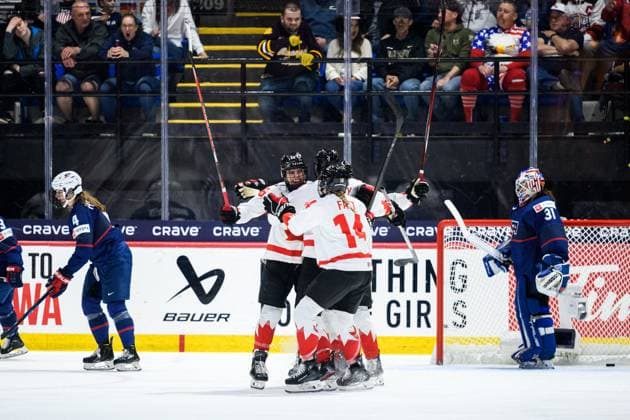 240414 Emily Clark of Canada celebrates scoring 4-4 during the 2024 IIHF Women s World Championship, WM, Weltmeisterschaft final between USA and Canada on April 14, 2024 in Utica. Photo: Aron Broman BILDBYRAN COP 341 AM0053 ishockey Ice hockey, Eishockey vm dam 2024 iihf womens world championship dam vm ishockey vm final usa canada kanada women bbeng jubel Copyright: ARONxBROMAN BB240414AM105