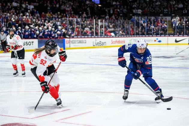 240414 Danielle Serdachny of Canada and Alex Carpenter of USA during the 2024 IIHF Women s World Championship, WM, Weltmeisterschaft final between USA and Canada on April 14, 2024 in Utica. Photo: Aron Broman BILDBYRAN COP 341 AM0053 ishockey Ice hockey, Eishockey vm dam 2024 iihf womens world championship dam vm ishockey vm final usa canada kanada women bbeng Copyright: ARONxBROMAN BB240414AM128