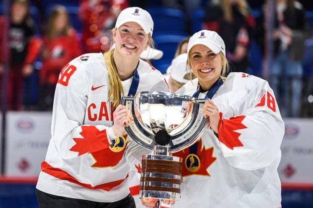 240414 Julia Gosling and goaltender Emerance Maschmeyer of Canada celebrate after the 2024 IIHF Women s World Championship, WM, Weltmeisterschaft final between USA and Canada on April 14, 2024 in Utica. Photo: Aron Broman BILDBYRAN COP 341 AM0053 ishockey Ice hockey, Eishockey vm dam 2024 iihf womens world championship dam vm ishockey vm final usa canada kanada women bbeng jubel Copyright: ARONxBROMAN BB240414AM144