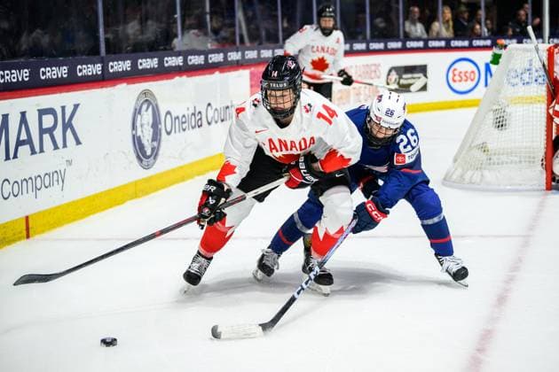 240414 Renata Fast of Canada and Kendall Coyne Schofield of USA during the 2024 IIHF Women s World Championship, WM, Weltmeisterschaft final between USA and Canada on April 14, 2024 in Utica. Photo: Aron Broman BILDBYRAN COP 341 AM0053 ishockey Ice hockey, Eishockey vm dam 2024 iihf womens world championship dam vm ishockey vm final usa canada kanada women bbeng Copyright: ARONxBROMAN BB240414AM213