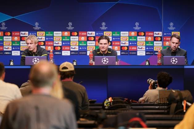 15.04.2024, Fussball, Saison 2023 2024, UEFA Champions League, UCL, Pressekonferenz, Borussia Dortmund - Atletico Madrid, Pressekonferenz mit v. l. Julian Brandt (Borussia Dortmund), Trainer Edin Terzic (Borussia Dortmund), Pressesprecher Sven Westerschulze (Borussia Dortmund), Dortmund Signal Iduna Park NRW Deutschland xRHR-FOTO DEx Copyright: DennisxEwert RHR-FOTOx RHR-FOTO DE
