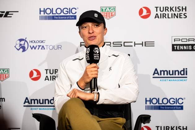 Iga Swiatek WTA, Tennis Damen Ranking 1 (POL) im Interview GER Porsche Tennis Grand Prix GP Stuttgart 2024, Porsche-Arena, 15.04.2024 GER Porsche Tennis Grand Prix GP Stuttgart 2024 Porsche-Arena, 15.04.2024 Stuttgart Copyright: xEibner-Pressefoto RogerxBuerkex EP