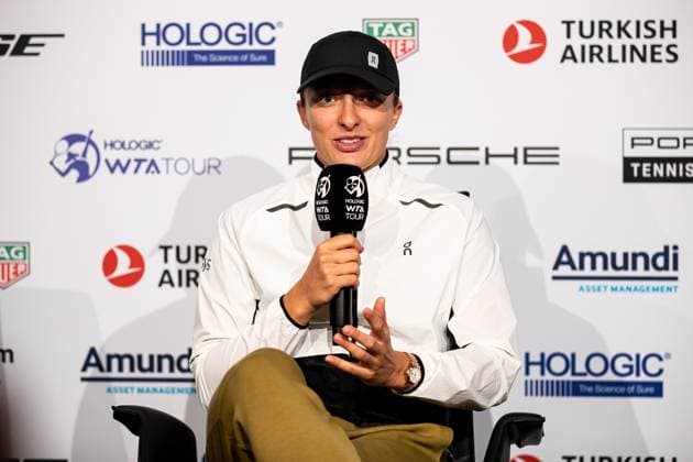 Iga Swiatek WTA, Tennis Damen Ranking 1 (POL) im Interview GER Porsche Tennis Grand Prix GP Stuttgart 2024, Porsche-Arena, 15.04.2024 GER Porsche Tennis Grand Prix GP Stuttgart 2024 Porsche-Arena, 15.04.2024 Stuttgart Copyright: xEibner-Pressefoto RogerxBuerkex EP
