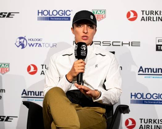 Iga Swiatek WTA, Tennis Damen Ranking 1 (POL) im Interview GER Porsche Tennis Grand Prix GP Stuttgart 2024, Porsche-Arena, 15.04.2024 GER Porsche Tennis Grand Prix GP Stuttgart 2024 Porsche-Arena, 15.04.2024 Stuttgart Copyright: xEibner-Pressefoto RogerxBuerkex EP