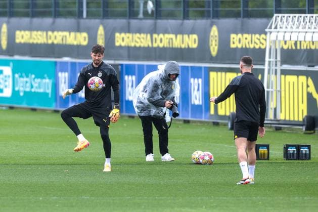 15.04.2024, Fussball, Saison 2023 2024, UEFA Champions League, UCL, Abschlusstraining, Borussia Dortmund - Atletico Madrid, Torwart Gregor Kobel (Borussia Dortmund), Dortmund Signal Iduna Park NRW Deutschland xRHR-FOTO DEx Copyright: DennisxEwert RHR-FOTOx RHR-FOTO DE