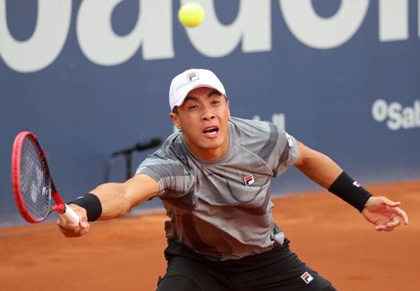 Barcelona Open Banc Sabadell 2024 - Day One Brandon Nakashima is playing against Daniel Evans in the round of 64 at the Barcelona Open Banc Sabadell, 71st Conde de Godo Trophy, at the Real Club de Tennis Barcelona 1899, in Barcelona, Spain, on April 15, 2024. Barcelona Barcelona Spain  Copyright: xUrbanandsportx originalFilename:urbanandsport-barcelon240415_np64B.jpg
