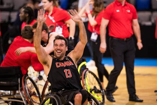 2024 IWBF Men’s Repechage: Italien - Kanda; 15.04.2024 Jubel bei den Kanadiern nach dem Sieg gegen Italien Jonathan Vermette (Kanada, 13) winkt Richtung Fans 2024 IWBF Men’s Repechage: Italien - Kanda; Azur Arena, Antibes Copyright: xBEAUTIFULxSPORTS Wunderlx
