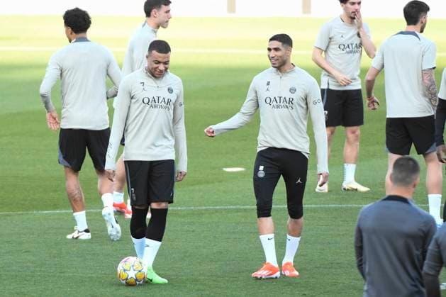 BARCELONA, SPAIN - APRIL 15 : Entrainement du PSG avant le quart de final retour de la Ligue des Champions opposant le FC Barcelona, Barca au Paris Saint Germain le 15 avril 2024 au Estadi Olimpic Lluis Companys a Barcelone, Espagne. FOOTBALL : Entrainement du Paris Saint Germain - Champions League - 15 04 2024 ValentinaClaret Panoramic 
