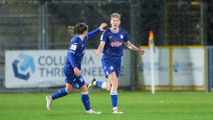 v.li.: Michaela Specht (TSG, 6), Torschützin Paulina Krumbiegel (TSG, 8), Spielerinnen der TSG 1899 Hoffenheim, jubeln über das Tor zum 1:1, Jubel, Torjubel, Torerfolg, celebrate the goal, goal, celebration, Jubel ueber das Tor, optimistisch, Spielszene, Highlight, Action, Aktion, 15.04.2024, Sinsheim (Hoffenheim) (Deutschland), Fussball, Google Pixel Frauen-Bundesliga, TSG 1899 Hoffenheim - 1. FC Köln, DFB DFL REGULATIONS PROHIBIT ANY USE OF PHOTOGRAPHS AS IMAGE SEQUENCES AND OR QUASI-VIDEO.