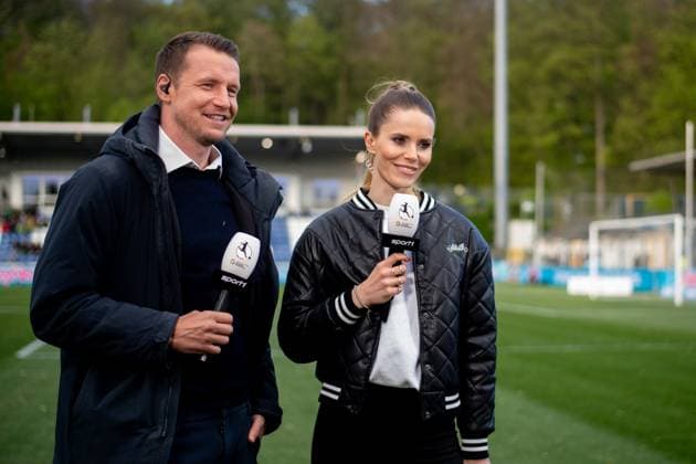 Sport Bilder des Tages Maik Franz (Sport1 TV Experte), Lili Engels (Sport1 TV Moderatorin), GER, TSG 1899 Hoffenheim vs FC Koeln, Fussball Google Pixel Frauen Bundesliga, 18. Spieltag, Saison 2023 2024, 15.04.2024 DFB regulations prohibit any use of photographs as image sequences and or quasi-video GER, TSG 1899 Hoffenheim vs FC Koeln, Fussball Google Pixel Frauen Bundesliga, 18. Spieltag, Saison 2023 2024, 15.04.2024 Hoffenheim Copyright: xEibner-Pressefoto Memmlerx EP_MMR