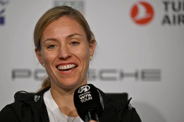 Angelique Kerber (GER) im Interview Mikrofon Mikro Logo Tennis Damen Porsche-Cup Porsche Tennis Grand Prix GP Stuttgart 2024 Porsche Arena 16.04.2024 DFL REGULATIONS PROHIBIT ANY USE OF PHOTOGRAPHS AS IMAGE SEQUENCES AND OR QUASI-VIDEO Porsche Tennis Grand Prix GP Stuttgart 2024