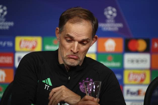 München, Deutschland 16. April 2024: Fussball, Herren, UEFA Champions League, Saison 2023 2024, FC Bayern München, Pressekonferenz Hier im Bild Thomas Tuchel, Trainer (FC Bayern München) Kopf, Portrait auf der Pressekonferenz, Mundwinkel verziehen, Mimik, Gesichtsausdruck, enttäuscht, nachdenklich