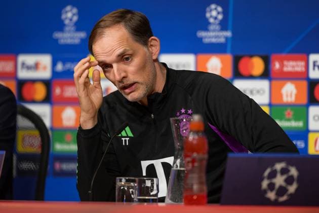 Fußball, UEFA Championsleague, 20240416, Pressekonferenz FC Bayern München - FC Arsenal. Im Bild Trainer des FC Bayern München Thomas TUCHEL Hand an Augenbraue erklärt redet Gestik Mimig. München Allianz Arena Bayern Deutschland Copyright: Passion2Press MarkusxFischerx