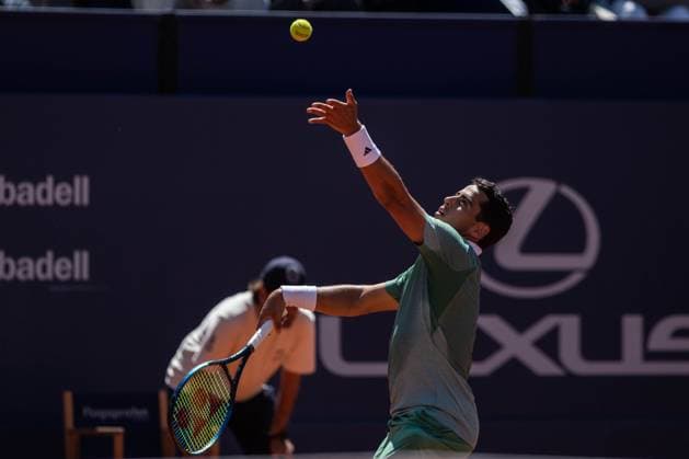 April 16, 2024, Barcelona, Barcelona, Spain: Jaume Munar of Spain in action against Yoshihito Nishioka of Japan during the second day and first round of Barcelona Open Banc Sabadell Trofeo Conde de GodoÂ³ on April 15, 2024 in Barcelona, Spain. Barcelona Spain - ZUMAs316 20240416_znp_s316_007 Copyright: xMartixSeguraxRamonedax