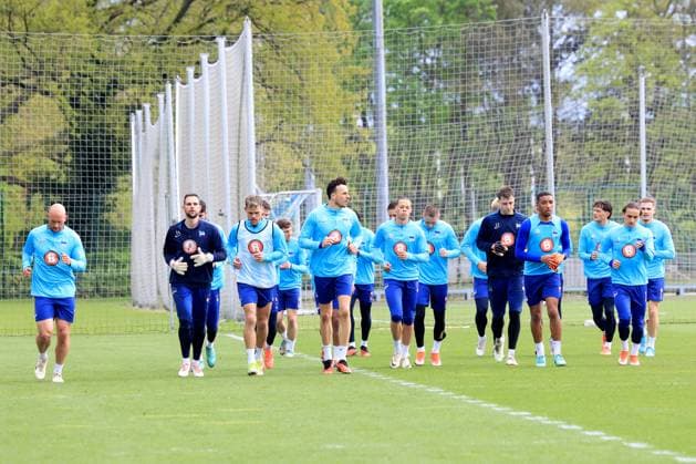 DEU, DFL, 2. FBL Hertha BSC, Training, 16.04.2024, Sportforum, Berlin, DEU, DFL, 2. FBL Hertha BSC, Training, im Bild Hertha-Spieler, Auslauftraining, auslaufen nach einem Spiel DFL - regulations prohibit any use of Photographs as image sequences and or quasi-video Foto: Juergen Engler nordphoto GmbH