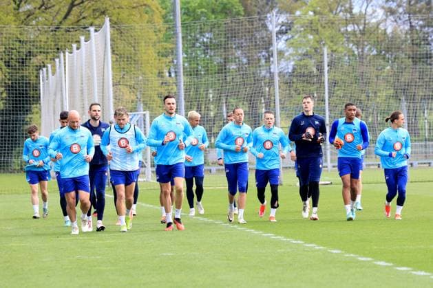 DEU, DFL, 2. FBL Hertha BSC, Training, 16.04.2024, Sportforum, Berlin, DEU, DFL, 2. FBL Hertha BSC, Training, im Bild Hertha-Spieler, Auslauftraining, auslaufen nach einem Spiel DFL - regulations prohibit any use of Photographs as image sequences and or quasi-video Foto: Juergen Engler nordphoto GmbH
