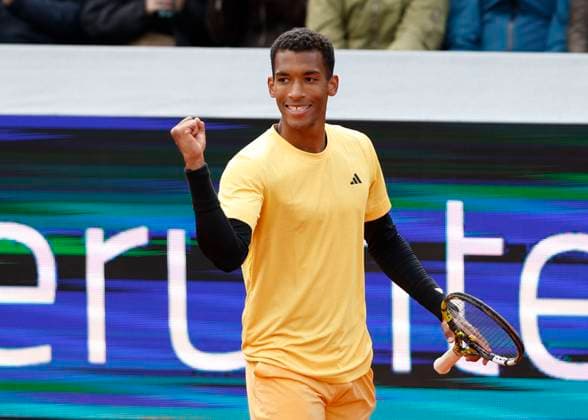 Felix Auger-Aliassime (CAN) jubelt nach dem Sieg, Jubel, Freude, Emotion Tennis - BMW Open 2024 - ATP, Tennis Herren - MTTC Iphitos - Munich - - Germany - 16 April 2024. Copyright: xJuergenxHasenkopfx