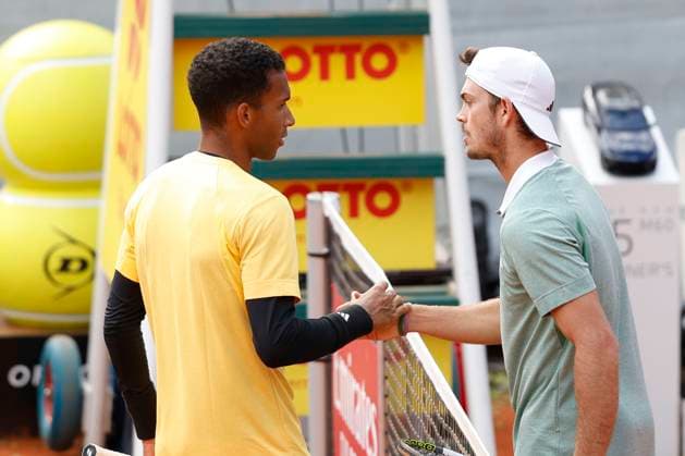 Maximilian Marterer (GER) gratuliert dem Sieger Felix Auger-Aliassime (CAN) Tennis - BMW Open 2024 - ATP, Tennis Herren - MTTC Iphitos - Munich - - Germany - 16 April 2024. Copyright: xJuergenxHasenkopfx