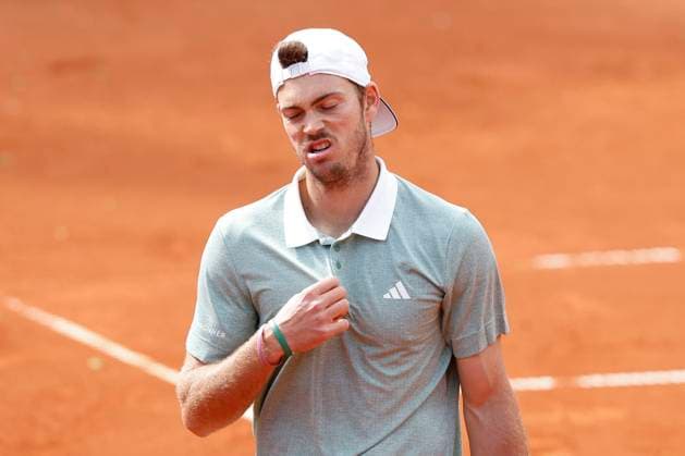 Maximilian Marterer (GER) reagiert veraergert, Aerger, enttaeuscht, Enttaeuschung, Emotion Tennis - BMW Open 2024 - ATP, Tennis Herren - MTTC Iphitos - Munich - - Germany - 16 April 2024. Copyright: xJuergenxHasenkopfx