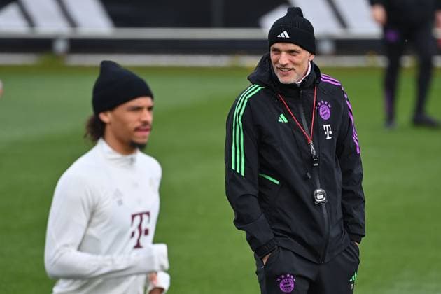 Trainer Thomas TUCHEL (Bayern Muenchen), vore:Leroy SANE (Bayern Muenchen). Abschlusstraining am 16.04.2024 vor dem Fussball Champions League Viertelfinale FC Bayern Muenchen - Arsenal London am 17.04.2024, A L L I A N Z A R E N A.