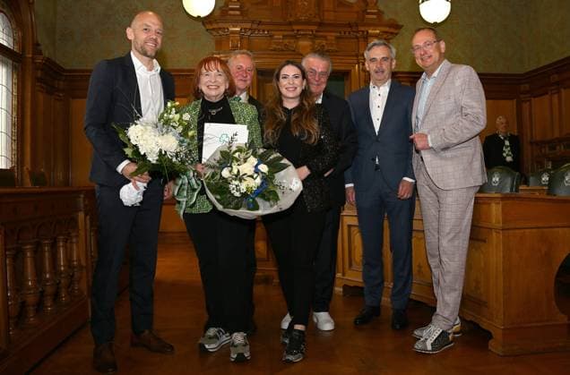 16.04.2024 - Stadt Fürth - SpVgg Greuther Fürth Fuerth - Ehrung Goldenes Kleeblatt - Ingrid Hofmann - - xwoxzix - Holger Schwiewagner (Geschäftsführer Vizepräsident SpVgg Greuther Fürth ) Ingrid Hofmann ( Geschäftsführende Alleingesellschafterin I.K. Hofmann GmbH ) Dr. Thomas Jung (Oberbürgermeister Stadt Fürth Vorsitzender Wirtschaftsbeirat SpVgg Greuther Fürth ) Sonja Heinrich , Bernd Heinrich , Peter Köhr (Aufsichtsratsvorsitzender SpVgg Greuther Fürth ) Volker Heißmann Heissmann ( Präsident SpVgg Greuther Fürth eV )
