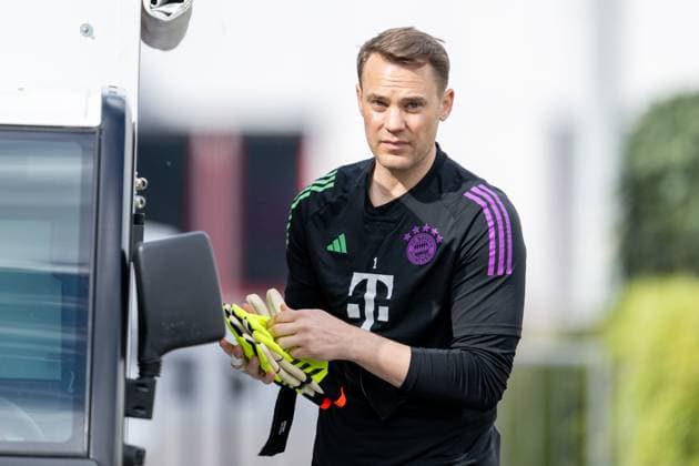 Manuel Neuer 1 (FC Bayern Muenchen) mit Blick in die Kamera, Abschlusstraining vor dem UEFA Champions League-Spiel gegen den FC Arsenal, Saison 2023 2024 an der Saebener Strasse. 16.04.2024 DFB regulations prohibit any use of photographs as image sequences and or quasi-video Muenchen Bayern Deutschland
