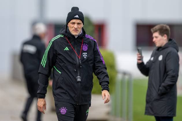 Cheftrainer Thomas Tuchel (FC Bayern Muenchen), Abschlusstraining vor dem UEFA Champions League-Spiel gegen den FC Arsenal, Saison 2023 2024 an der Saebener Strasse. 16.04.2024 DFB regulations prohibit any use of photographs as image sequences and or quasi-video Muenchen Bayern Deutschland