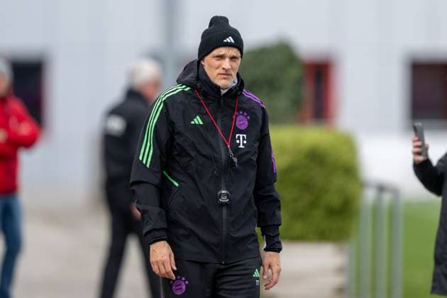 Cheftrainer Thomas Tuchel (FC Bayern Muenchen), Abschlusstraining vor dem UEFA Champions League-Spiel gegen den FC Arsenal, Saison 2023 2024 an der Saebener Strasse. 16.04.2024 DFB regulations prohibit any use of photographs as image sequences and or quasi-video Muenchen Bayern Deutschland
