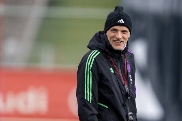 Cheftrainer Thomas Tuchel (FC Bayern Muenchen) lacht, Abschlusstraining vor dem UEFA Champions League-Spiel gegen den FC Arsenal, Saison 2023 2024 an der Saebener Strasse. 16.04.2024 DFB regulations prohibit any use of photographs as image sequences and or quasi-video Muenchen Bayern Deutschland