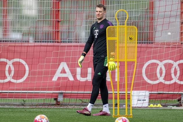 Manuel Neuer 1 (FC Bayern Muenchen), Abschlusstraining vor dem UEFA Champions League-Spiel gegen den FC Arsenal, Saison 2023 2024 an der Saebener Strasse. 16.04.2024 DFB regulations prohibit any use of photographs as image sequences and or quasi-video Muenchen Bayern Deutschland