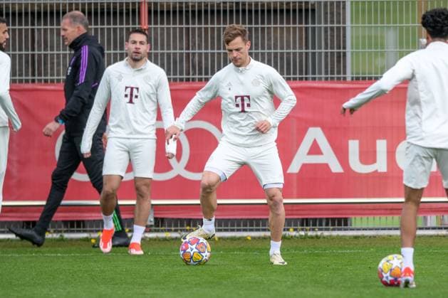 Fußball, Championsleague, 20240416, Abschlusstraining, FC Bayern München - FC Arsenal. Im Bild Joshua KIMMICH (FC Bayern München, 6) Dribbling Ball. München Trainingsgelände Säbener Str. 51 Bayern Deutschland Copyright: Passion2Press MarkusxFischerx