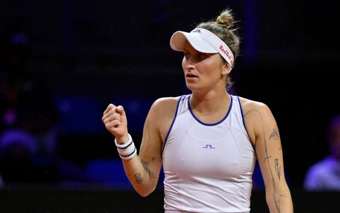 Marketa Vondrousova (CZE) Jubel Freude Emotion Tennis Damen Porsche-Cup Porsche Tennis Grand Prix GP Stuttgart 2024 Porsche Arena 16.04.2024 DFL REGULATIONS PROHIBIT ANY USE OF PHOTOGRAPHS AS IMAGE SEQUENCES AND OR QUASI-VIDEO Porsche Tennis Grand Prix GP Stuttgart 2024