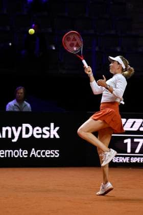 Donna Vekic (CRO) Aktion Tennis Damen Porsche-Cup Porsche Tennis Grand Prix GP Stuttgart 2024 Porsche Arena 16.04.2024 DFL REGULATIONS PROHIBIT ANY USE OF PHOTOGRAPHS AS IMAGE SEQUENCES AND OR QUASI-VIDEO Porsche Tennis Grand Prix GP Stuttgart 2024