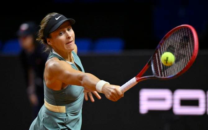 Sport Bilder des Tages Tatjana Maria (GER) Aktion Tennis Damen Porsche-Cup Porsche Tennis Grand Prix GP Stuttgart 2024 Porsche Arena 16.04.2024 DFL REGULATIONS PROHIBIT ANY USE OF PHOTOGRAPHS AS IMAGE SEQUENCES AND OR QUASI-VIDEO Porsche Tennis Grand Prix GP Stuttgart 2024