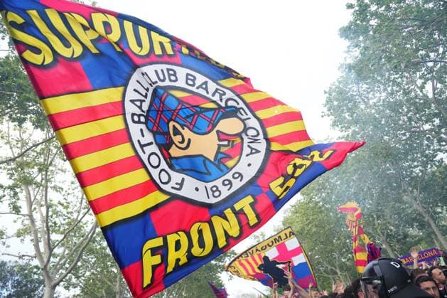 ESP: FC Barcelona, Barca v Paris Saint Germain PSG UEFA Champions League match. Quarter-finals FC Barcelona fans on the street outside Lluis Companys stadium before the match during the UEFA Champions League match, Quarter-finals, second leg, between FC Barcelona v Paris Saint Germain PSG played at Lluis Companys Stadium on April 16, 2024 in Barcelona Spain. kpng Copyright: xBaguxBlancox xPRESSINPHOTOx PS_240416_035