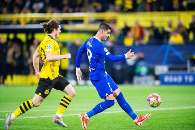 16.04.2024 - Fußball, 2023 2024, UEFA Champions League, Viertelfinale, Borussia Dortmund - Atletico Madrid: (L-R) Marcel Sabitzer (Dortmund), Alvaro Borja Morata Martin (Atletico Madrid)