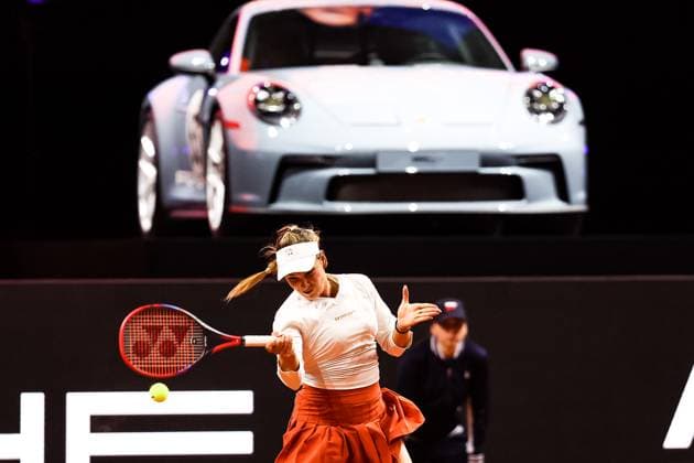 Donna Vekic (CRO) Marketa Vondrousova (CZE) vs Donna Vekic (CRO) GER Porsche Tennis Grand Prix GP Stuttgart 2024, Porsche-Arena, 16.04.2024 GER Porsche Tennis Grand Prix GP Stuttgart 2024 Porsche-Arena, 15.04.2024 Stuttgart Copyright: xEibner-Pressefoto RogerxBuerkex EP