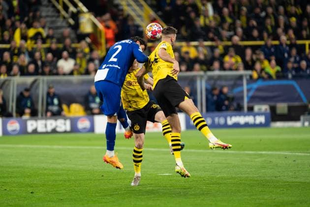 GER, UEFA Champions League, Borussia Dortmund vs AtlÃ tico Madrid Atletico Madrid 16.04.2024, Signal Iduna Park, Dortmund, GER, UEFA Champions League, Borussia Dortmund vs AtlÃ tico Madrid Atletico Madrid Im Bild: Kopfballduell Kopfball Zweikampf zwischen JosÃ GimÃ nez Jose Gimenez (AtlÃ tico Madrid Atletico Madrid, 2) Niclas Füllkrug Fuellkrug (BV Borussia Dortmund, 14)