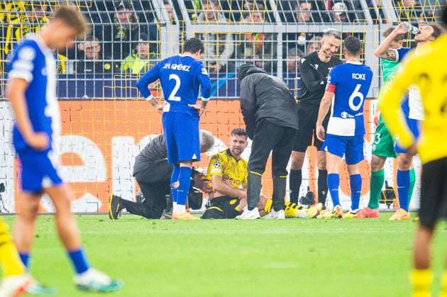 16.04.2024 - Fußball, 2023 2024, UEFA Champions League, Viertelfinale, Borussia Dortmund - Atletico Madrid: (M) Niclas Füllkrug (Dortmund) verletzt, Verletzung, Behandlung, am Boden