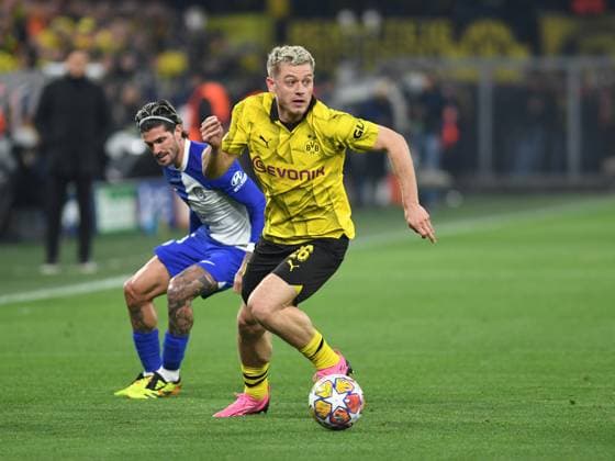 16.04.2024, Dortmund, Germany, Signal-Iduna-Park, Borussia Dortmund vs Atletico Madrid - UEFA Champions League 2023 24 - Quarter-final Second Leg, Rodrigo de Paul (Atletico Madrid) und Julian Ryerson (Borussia Dortmund) im Zweikampf (Foto Ralf Treese) Dortmund Signal-Iduna-Park North Rhine-Westphalia Germany