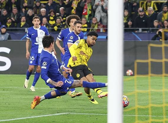 Jadon Sancho of Borussia Dortmund scores his sides second goal Borussia Dortmund v Atletico Madrid, UEFA Champions League, Quarter Final, Second Leg, Football, Signal Iduna Park, Dortmund, Germany - 16 Apr 2024 EDITORIAL USE ONLY No use with unauthorised audio, video, data, fixture lists, club league logos or live services. Online in-match use limited to 120 images, no video emulation. No use in betting, games or single club league player publications. Copyright: xMichaelxZemanek Shutterstockx 14434932n