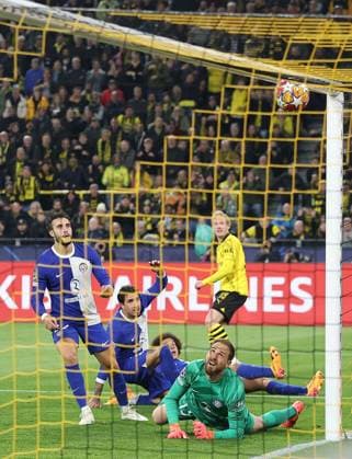 Jan Oblak of Atletico Madrid concedes first goal from Julian Brandt of Borussia Dortmund Borussia Dortmund v Atletico Madrid, UEFA Champions League, Quarter Final, Second Leg, Football, Signal Iduna Park, Dortmund, Germany - 16 Apr 2024 EDITORIAL USE ONLY No use with unauthorised audio, video, data, fixture lists, club league logos or live services. Online in-match use limited to 120 images, no video emulation. No use in betting, games or single club league player publications. Copyright: xMichaelxZemanek Shutterstockx 14434932x