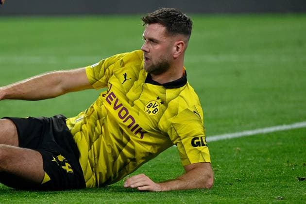 16.04.2024, xjrdrx, Fussball UEFA Champions League, Borussia Dortmund - Atletico Madrid emspor, v.l. Niclas Füllkrug (Borussia Dortmund) verletzt Verletzung mit Schmerzen am Boden (DFL DFB REGULATIONS PROHIBIT ANY USE OF PHOTOGRAPHS as IMAGE SEQUENCES and or QUASI-VIDEO) Dortmund